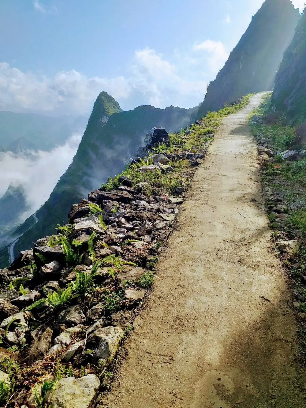 V&aacute;ch đ&aacute; thần H&agrave; Giang - Từ A đến Z trải nghiệm trekking hiểm trở 4