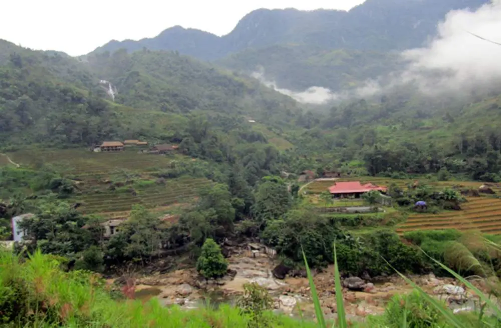 V&ecirc;̀ Hà Giang khám phá địa đi&ecirc;̉m mới - Su&ocirc;́i khoáng Quảng Nguy&ecirc;n 2