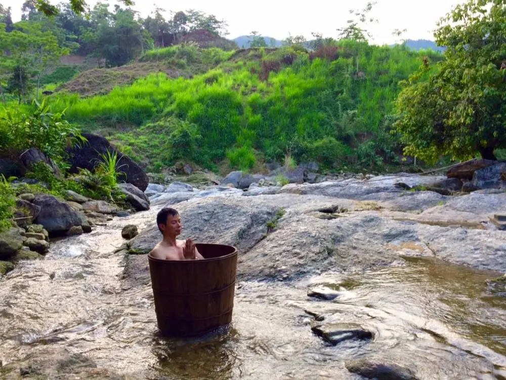 V&ecirc;̀ Hà Giang khám phá địa đi&ecirc;̉m mới - Su&ocirc;́i khoáng Quảng Nguy&ecirc;n 5
