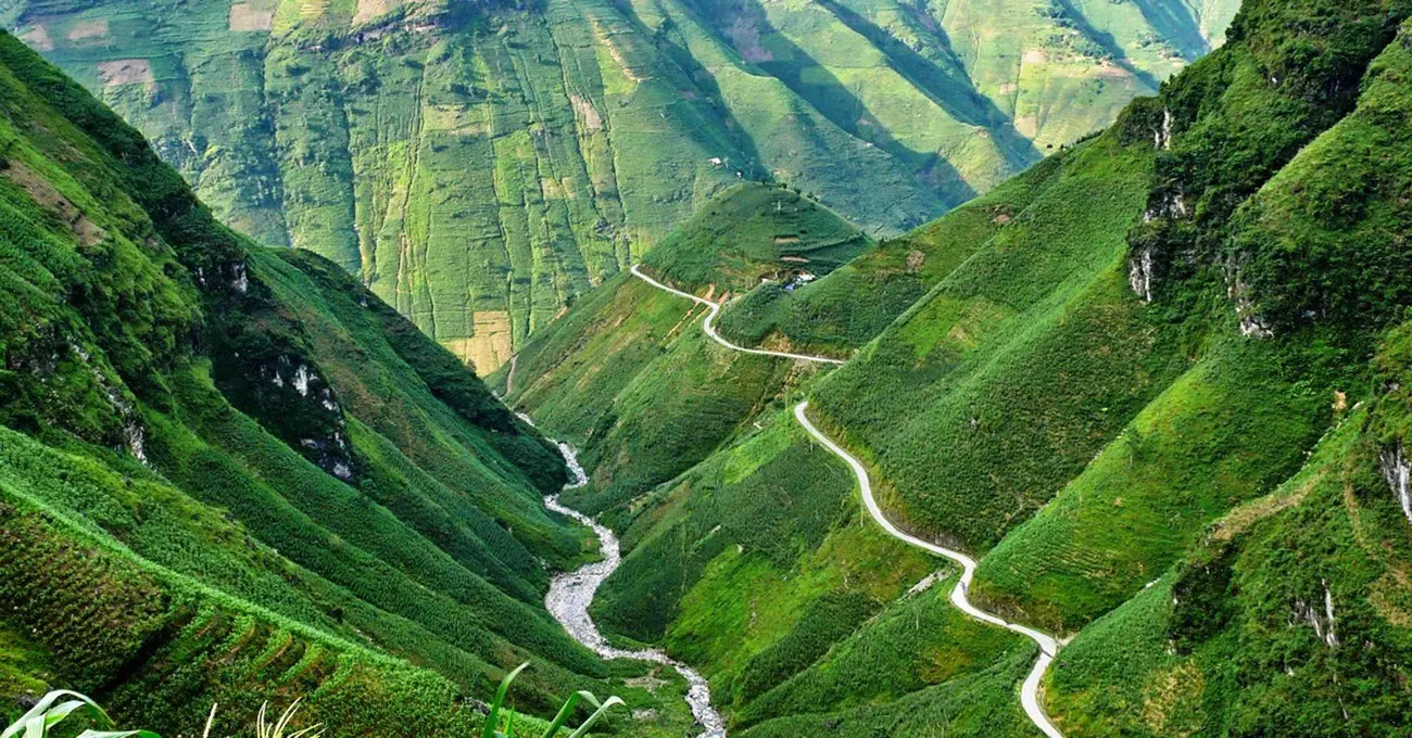 Dốc Chín Khoanh - Hà Giang: Nơi ngựa chùn bước, nơi người muốn đi