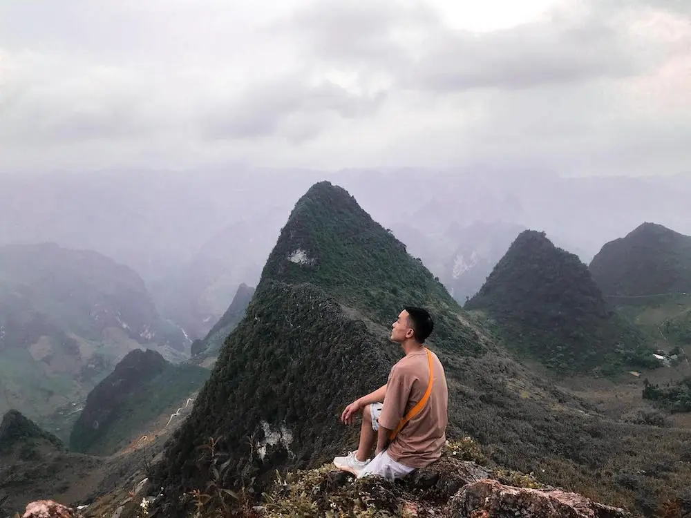 Vách đá thần Hà Giang - Từ A đến Z trải nghiệm trekking hiểm trở