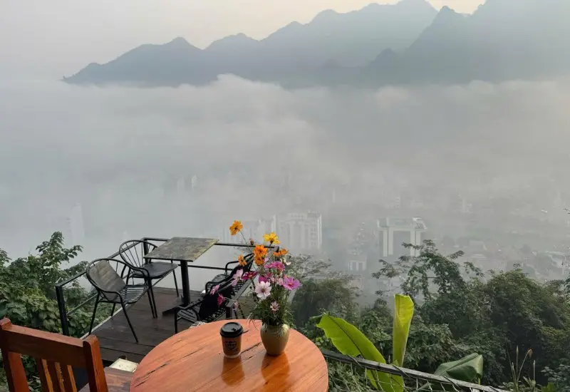 Cafe N&uacute;i Cấm: Tọa độ v&agrave;ng ngắm trọn thi&ecirc;n nhi&ecirc;n H&agrave; Giang 5