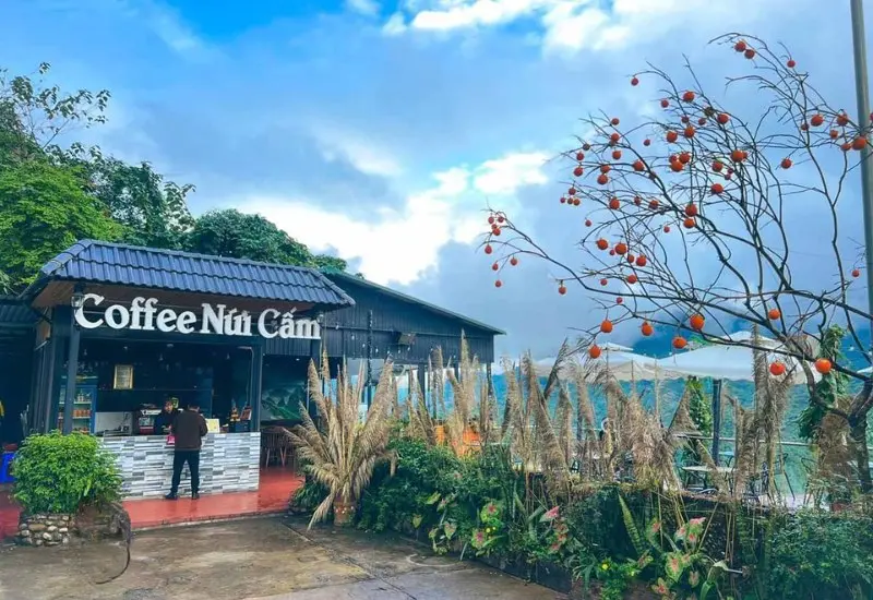 Cafe N&uacute;i Cấm: Tọa độ v&agrave;ng ngắm trọn thi&ecirc;n nhi&ecirc;n H&agrave; Giang 2