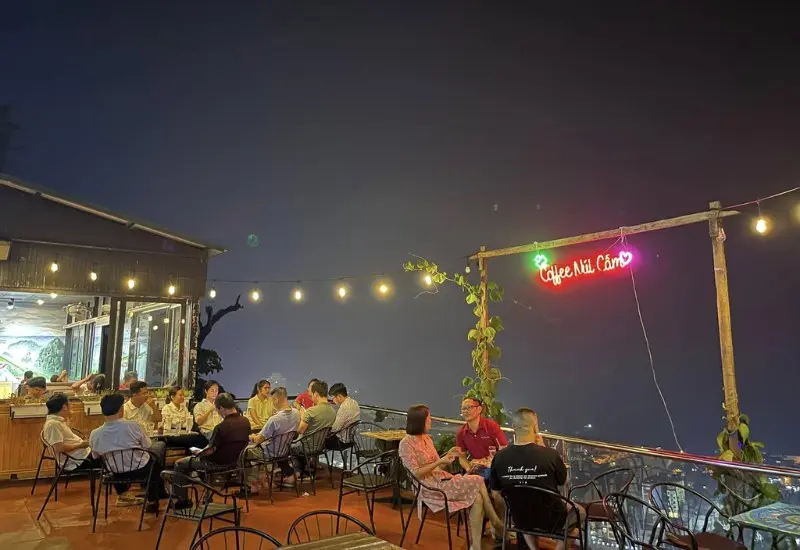 Cafe N&uacute;i Cấm: Tọa độ v&agrave;ng ngắm trọn thi&ecirc;n nhi&ecirc;n H&agrave; Giang 8