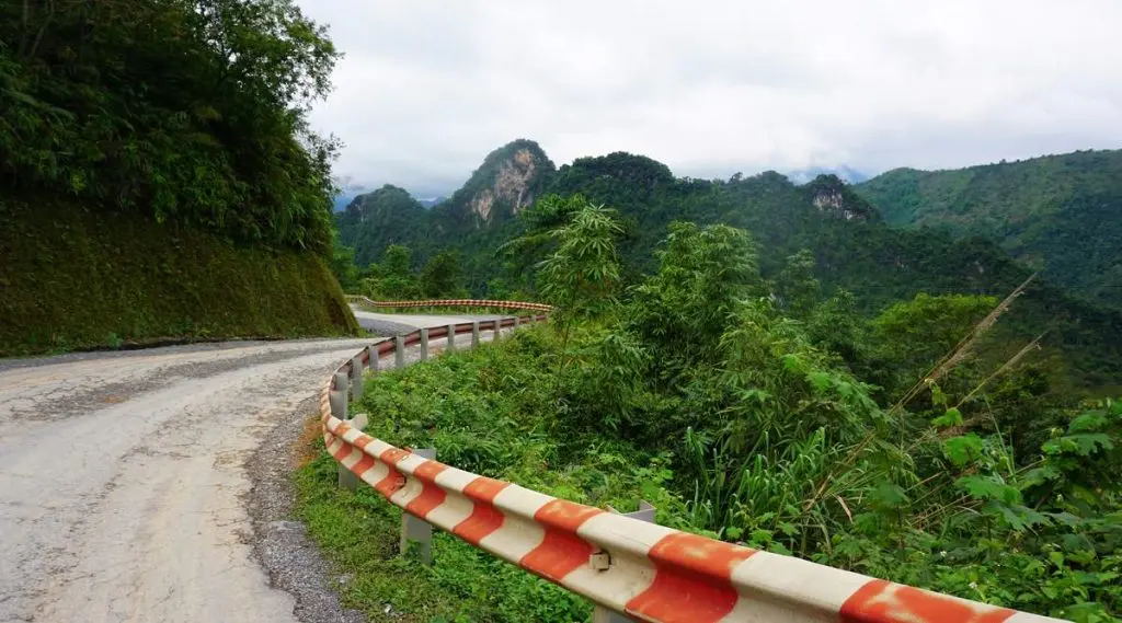 Hướng dẫn chinh phục cung đường hiểm trở nhất H&agrave; Giang 4