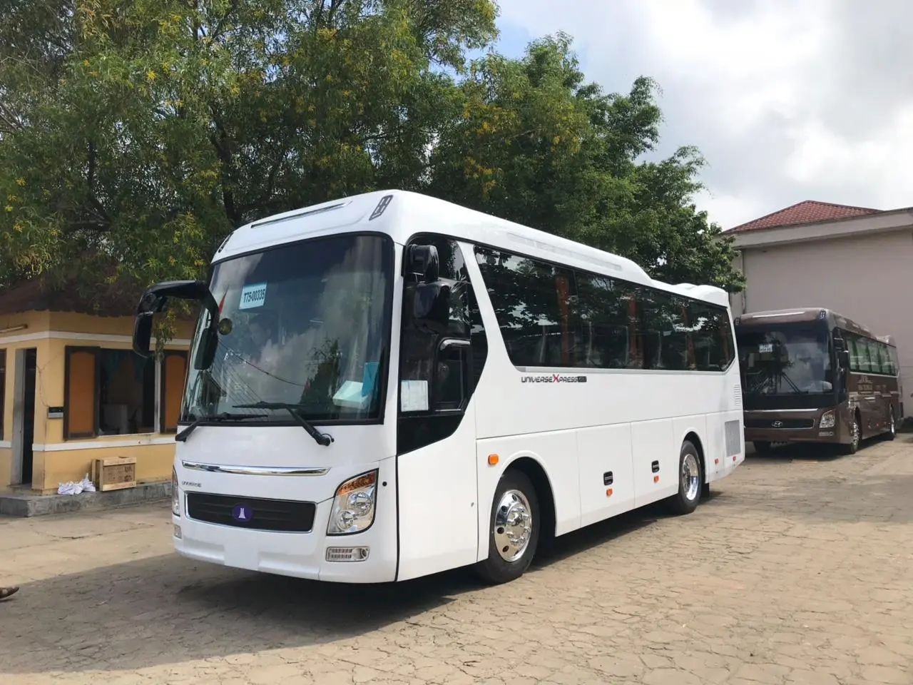 Hướng dẫn thu&ecirc; xe 45 chỗ gi&aacute; rẻ ở H&agrave; Giang - Nhanh, gọn, chất lượng! 12