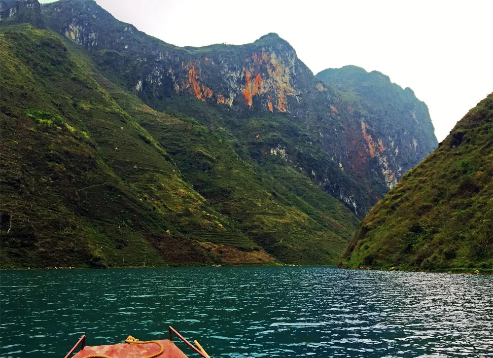Trải nghiệm đi thuyền tr&ecirc;n s&ocirc;ng Nho Quế l&atilde;ng mạn v&agrave; &ecirc;m đềm 5