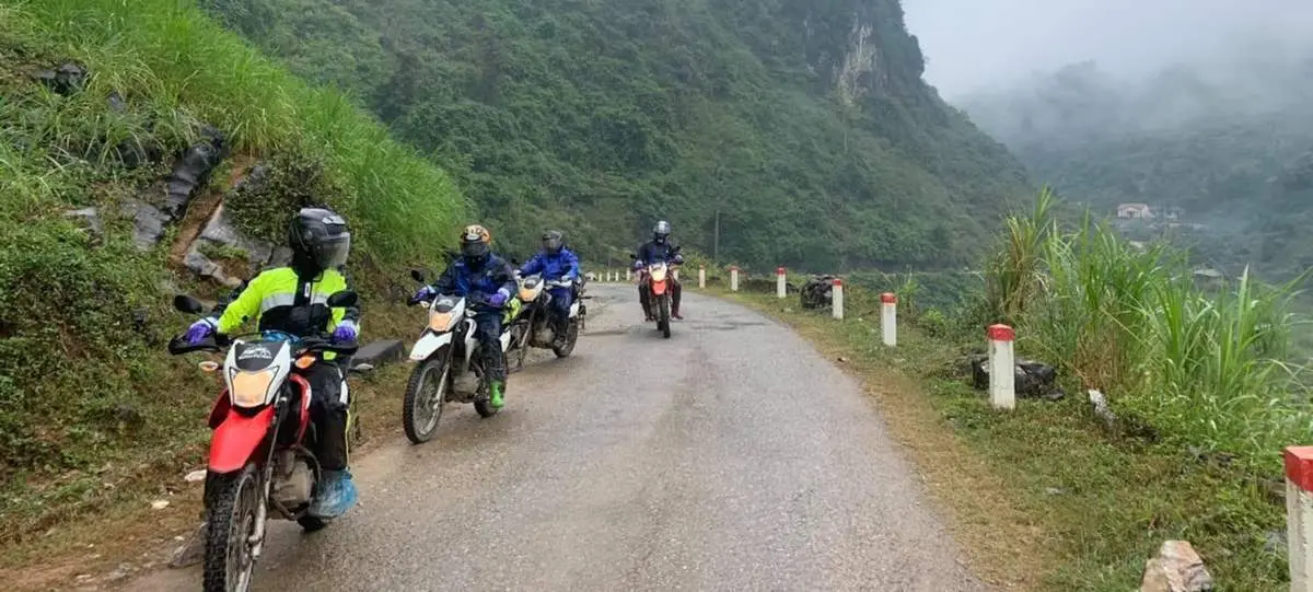 Thuê xe cào cào offroad Hà Giang ở đâu?