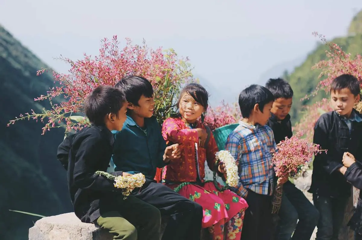 C&ugrave;ng nghe Nguyễn Thị Ngoan review những đứa trẻ v&ugrave;ng cao H&agrave; Giang bạn nh&eacute;! 8