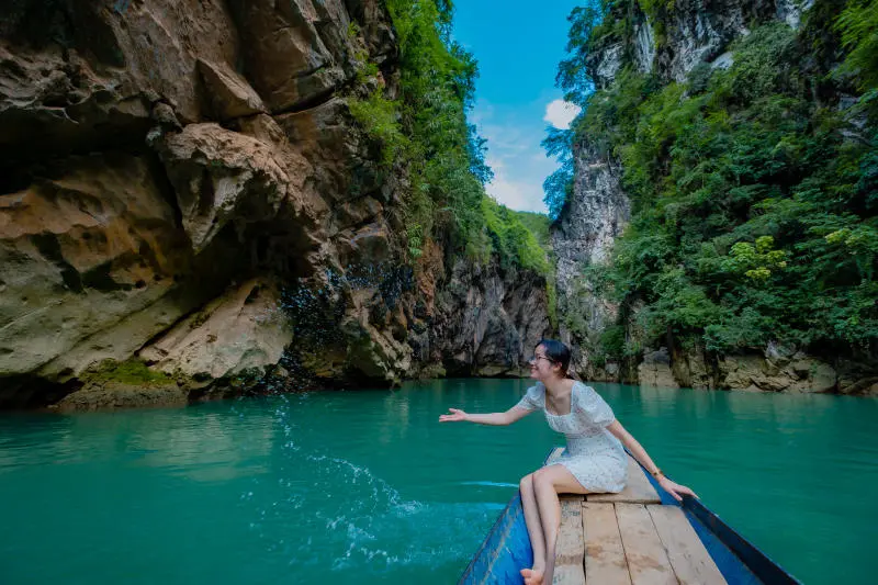 Đến S&ocirc;ng Nho Quế trải nghiệm một ng&agrave;y kh&aacute;m ph&aacute; c&ugrave;ng người th&acirc;n y&ecirc;u 5