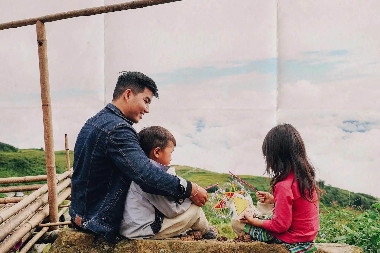 Ngắm n&eacute;t ng&acirc;y thơ của trẻ em H&agrave; Giang đ&oacute;n Trung thu qua lăng k&iacute;nh ch&agrave;ng trai 9x 9