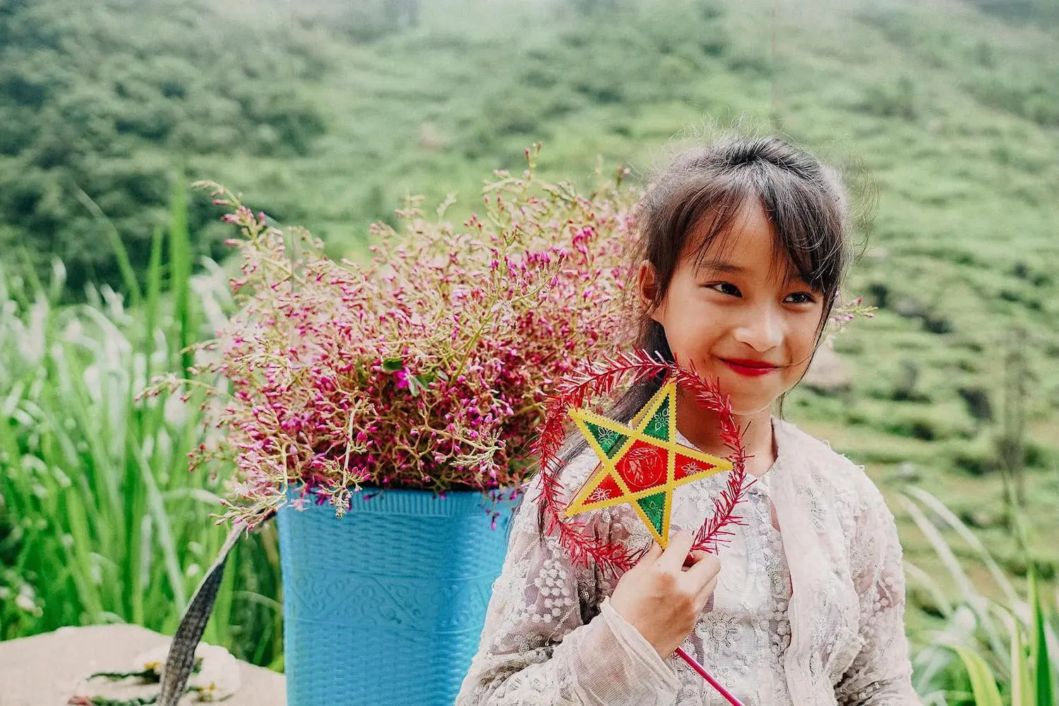 Ngắm n&eacute;t ng&acirc;y thơ của trẻ em H&agrave; Giang đ&oacute;n Trung thu qua lăng k&iacute;nh ch&agrave;ng trai 9x 5
