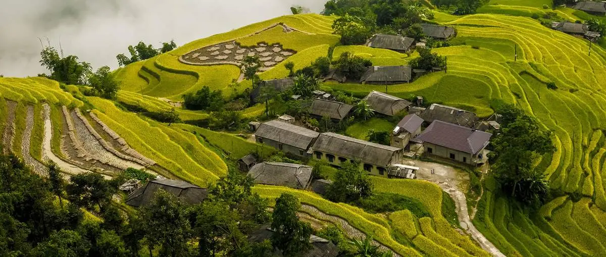 Review Bản Phùng - Bức tranh thiên nhiên và con người La Chí