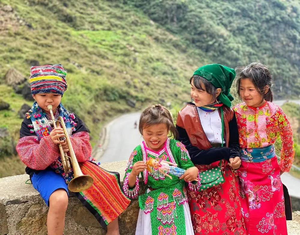 Review Hà Giang - Khung cảnh tuyệt nhất Hà Giang là khi có cả người và cảnh
