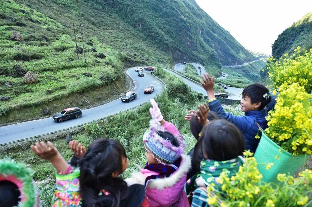 Lễ hội hoa tam gi&aacute;c mạch H&agrave; Giang - Ch&igrave;m đắm sắc hoa tam gi&aacute;c mạch 6
