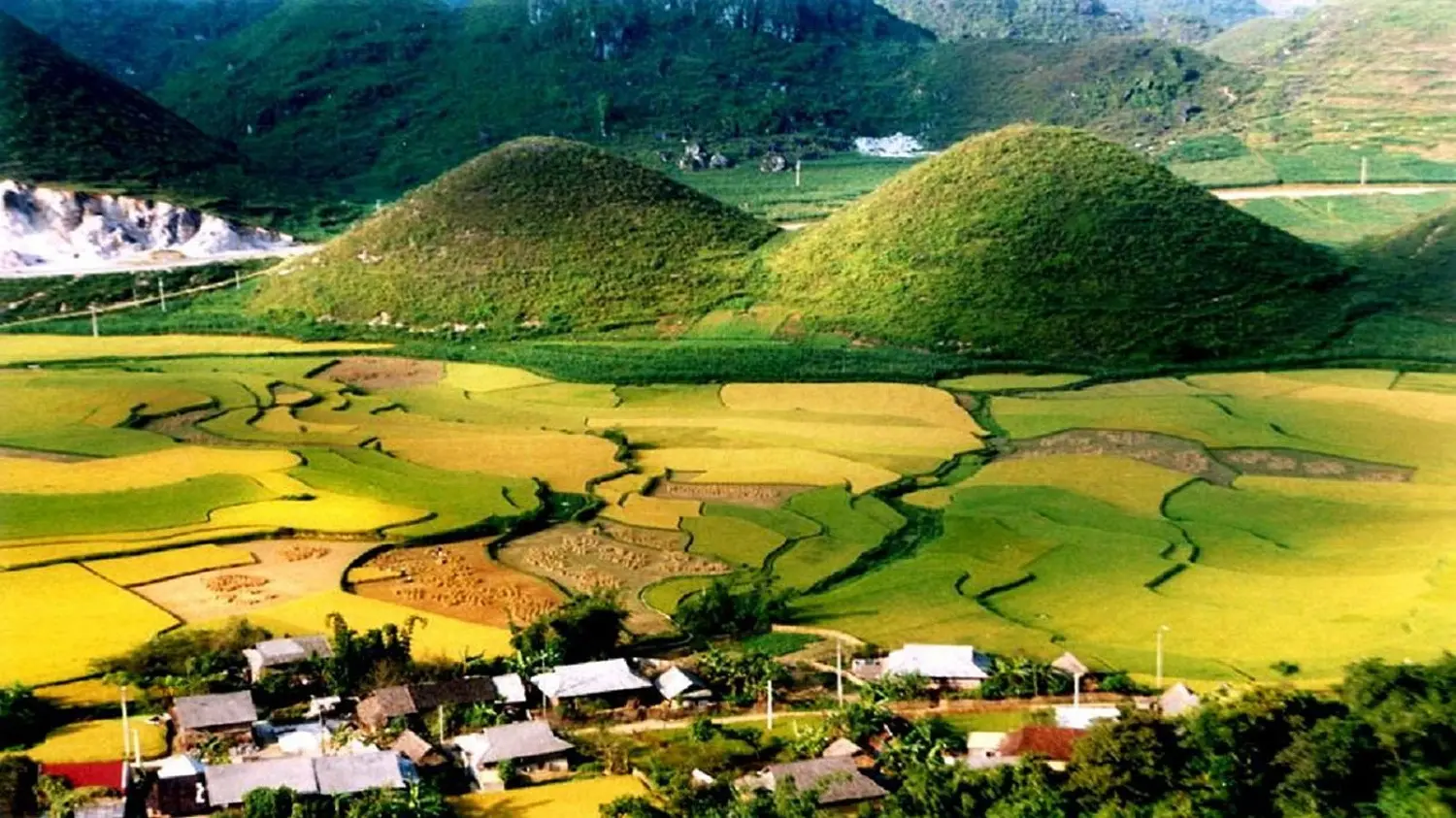 Trải nghiệm lịch tr&igrave;nh H&agrave; Giang tự t&uacute;c 3N2Đ săn m&acirc;y tr&ecirc;n cao nguy&ecirc;n đ&aacute; c&ugrave;ng MIA.vn 6