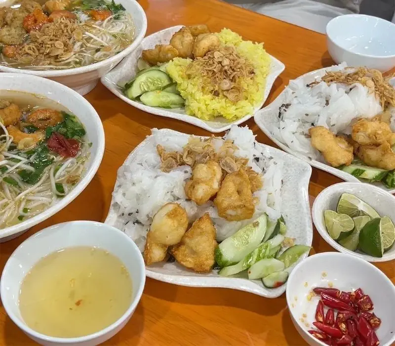 Bánh cuốn chả mực Hạ Long - Món ăn gây thương nhớ của vùng đất mỏ