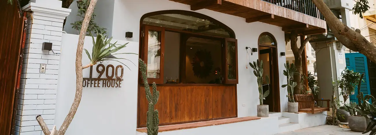 Bình dị 1900 Coffee House - Quán cà phê với đồ nội thất gỗ quen thuộc