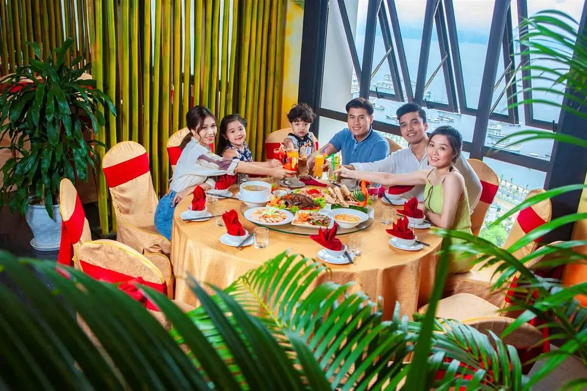 Bữa tiệc vị giác tại Nhà Hàng Taiyo Hạ Long trong khuôn viên Sun World sôi động