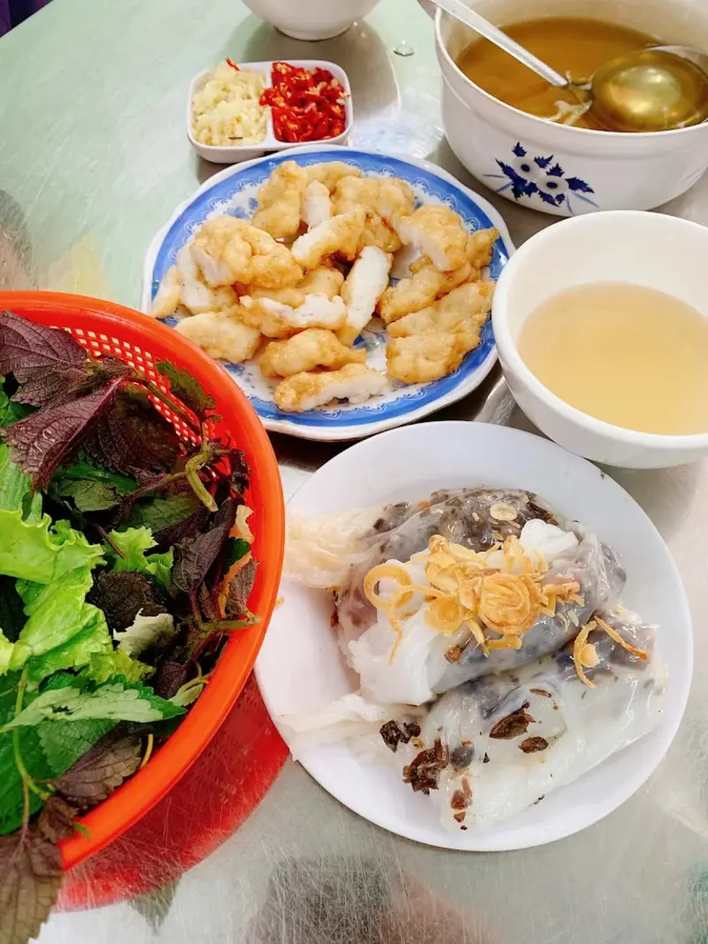 B&aacute;nh cuốn chả mực Hạ Long - M&oacute;n ăn g&acirc;y thương nhớ của v&ugrave;ng đất mỏ 7