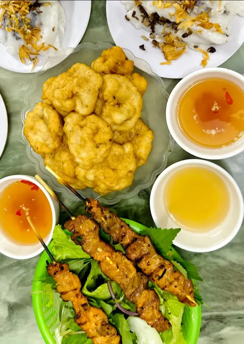B&aacute;nh cuốn chả mực Hạ Long - M&oacute;n ăn g&acirc;y thương nhớ của v&ugrave;ng đất mỏ 10