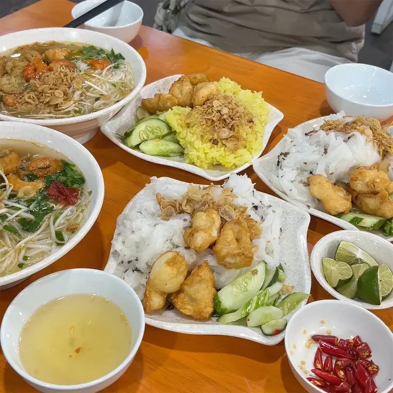 B&aacute;nh cuốn chả mực Hạ Long - M&oacute;n ăn g&acirc;y thương nhớ của v&ugrave;ng đất mỏ 11