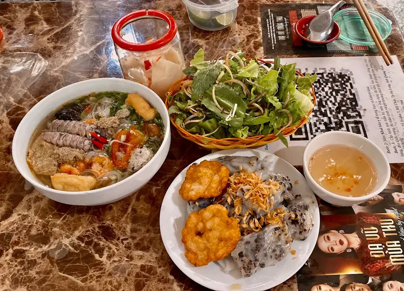 B&aacute;nh cuốn chả mực Hạ Long - M&oacute;n ăn g&acirc;y thương nhớ của v&ugrave;ng đất mỏ 18