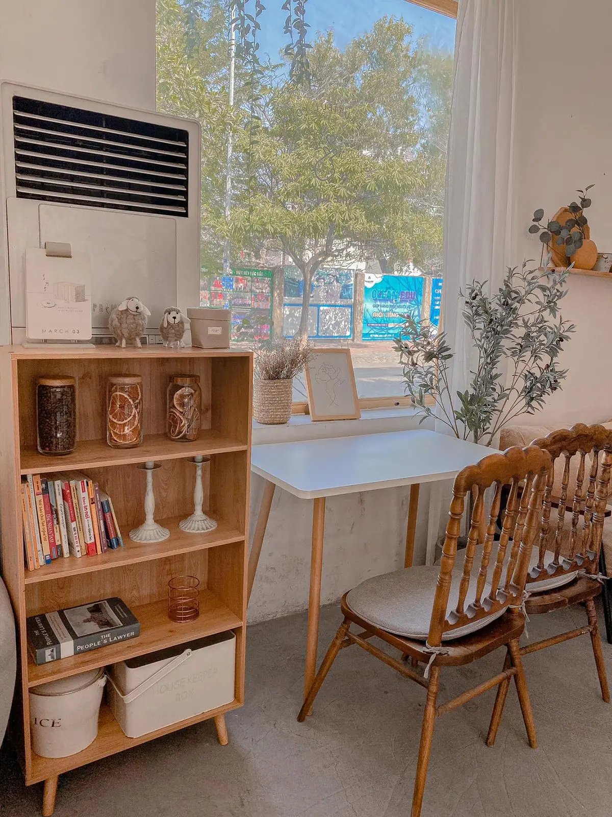 C&oacute; một Cam Cafe Hạ Long xinh xắn đ&atilde; lu&ocirc;n khiến bao người nhớ thương 8