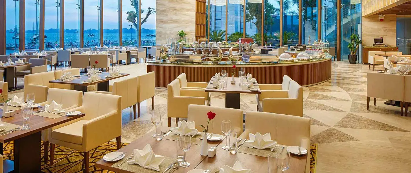 Danh s&aacute;ch 6 qu&aacute;n buffet ngon ở Hạ Long l&agrave;m say l&ograve;ng bao du kh&aacute;ch 3