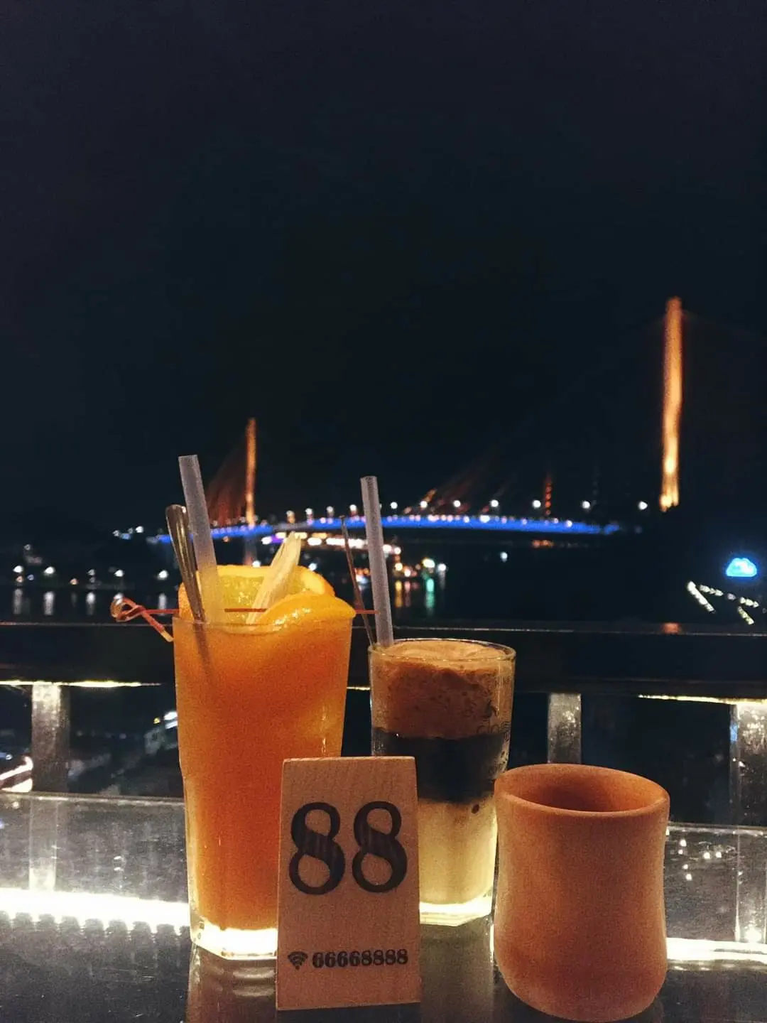 Gi&oacute; Coffee Hạ Long - Qu&aacute;n c&agrave; ph&ecirc; với 'chiếc' view đắt gi&aacute; 10