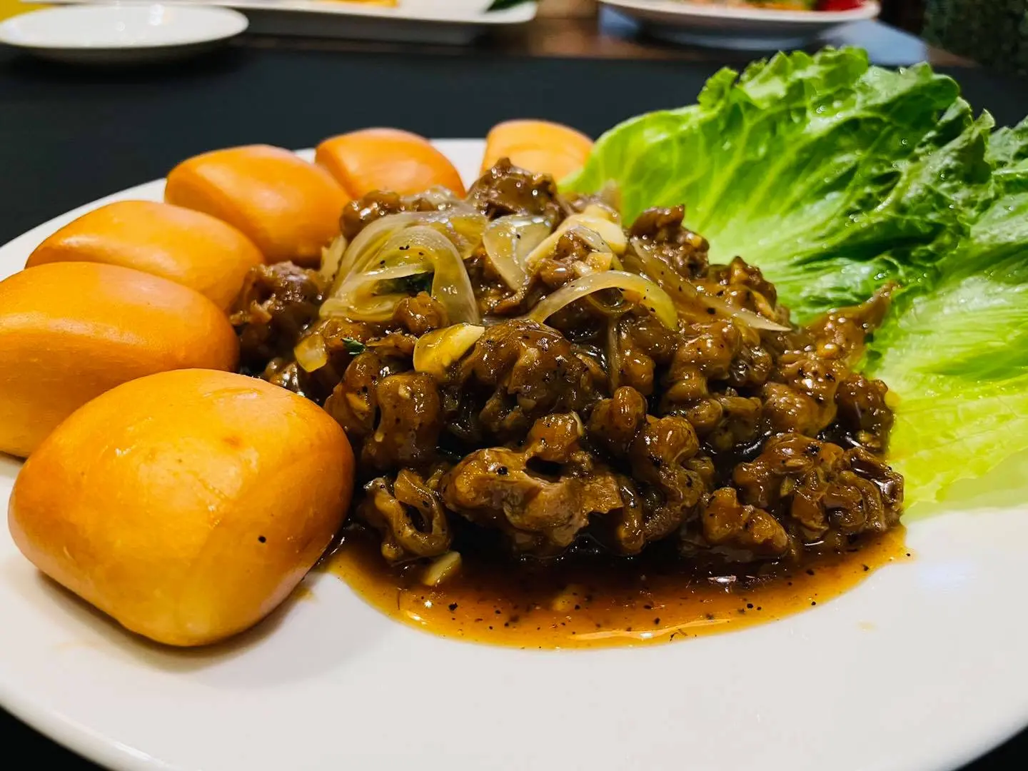 Hương vị đậm đ&agrave; của những m&oacute;n ăn Việt tại Nh&agrave; H&agrave;ng Sơn Đo&ograve;ng Hạ Long 9