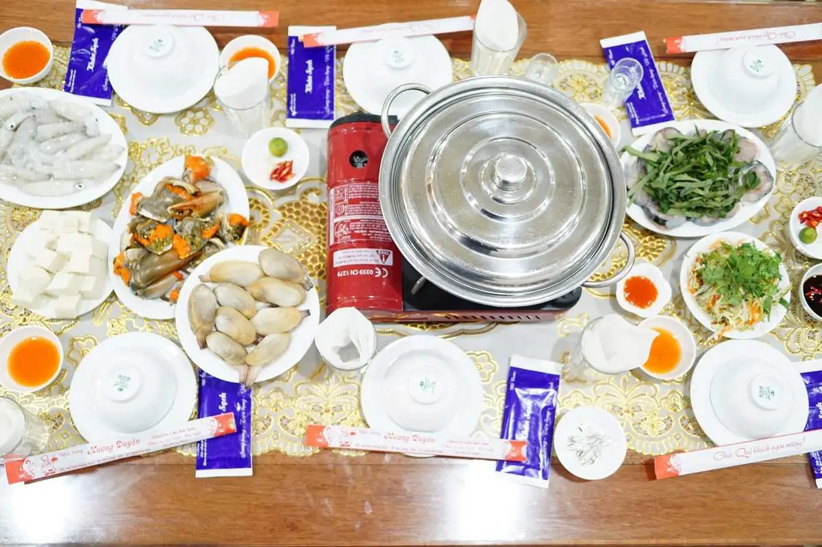 Lưu ngay list top 9 nh&agrave; h&agrave;ng Hạ Long n&agrave;y để khỏi bỡ ngỡ 17