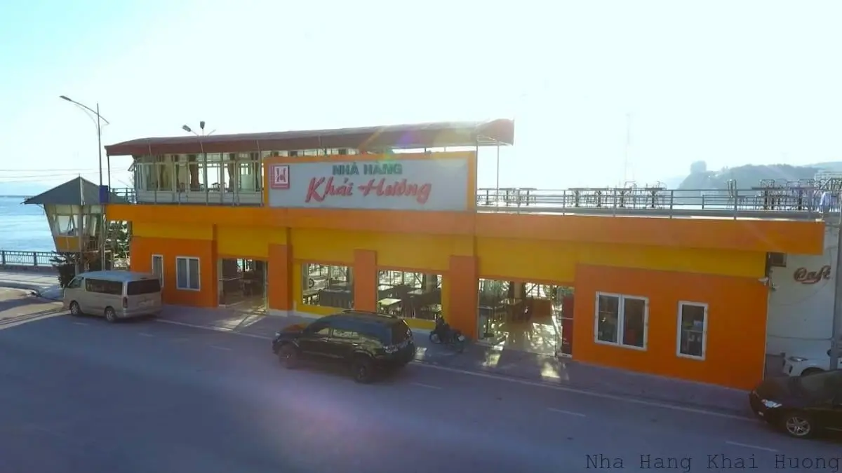 Nh&agrave; h&agrave;ng Khải Hương &ndash; 'B&aacute;n đảo' hải sản nhỏ xinh với view to&agrave;n Vịnh Cửa Lục 2