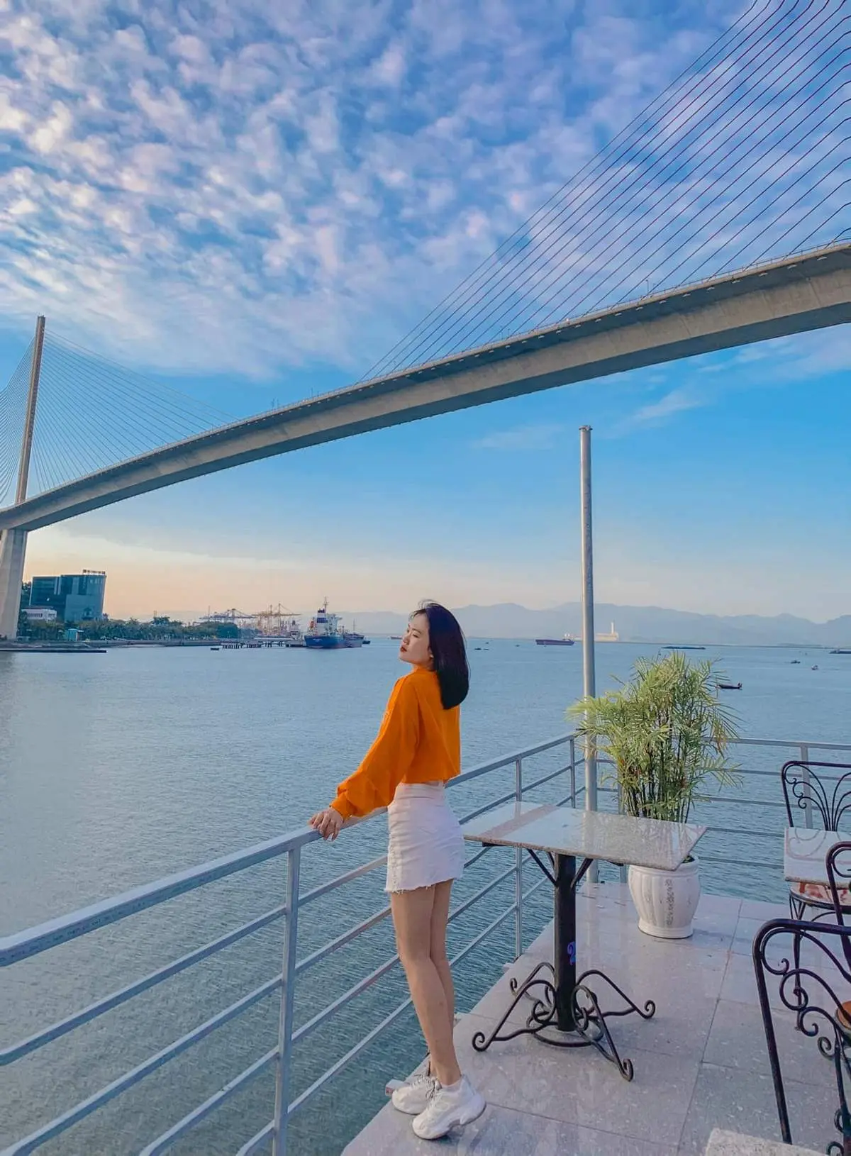 Nh&agrave; h&agrave;ng Khải Hương &ndash; 'B&aacute;n đảo' hải sản nhỏ xinh với view to&agrave;n Vịnh Cửa Lục 33