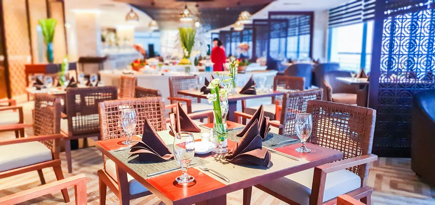 Nh&agrave; h&agrave;ng Panorama Hạ Long &ndash; Thưởng thức ẩm thực với view ngắm cảnh cực xịn 7