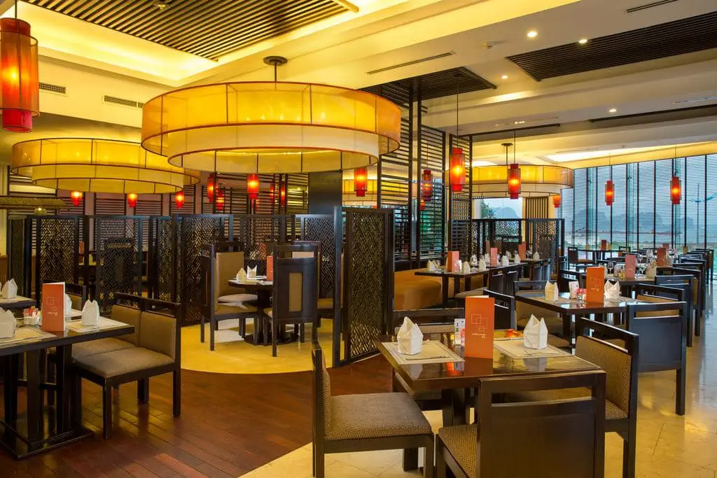 Nh&agrave; h&agrave;ng The Square Hạ Long - Nh&agrave; h&agrave;ng, quầy bar đẳng cấp 4 sao 4