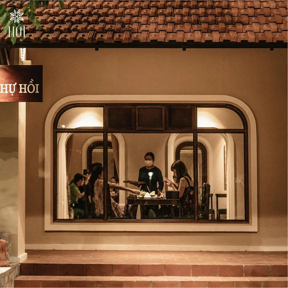 Thưởng thức ẩm thực chay l&agrave;nh mạnh tại Nh&agrave; h&agrave;ng Hồi Chay Hạ Long 2