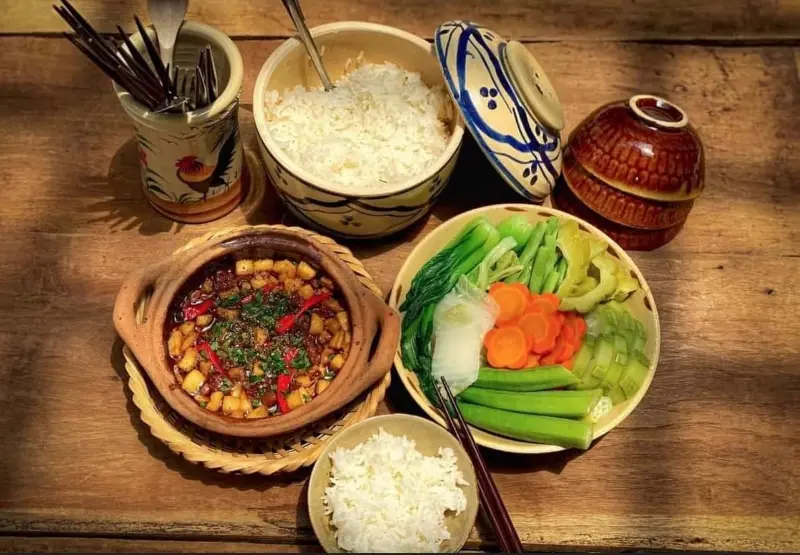 Top 8 qu&aacute;n cơm ngon cho h&agrave;nh tr&igrave;nh du lịch Hạ Long 10
