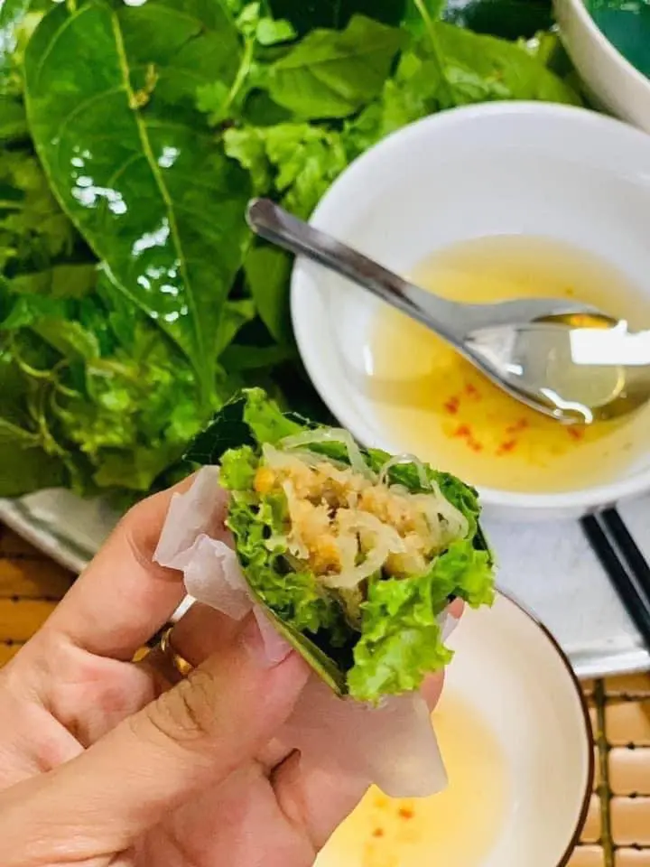 Về Hạ Long nhớ mua nem chua, nem chạo Quảng Y&ecirc;n đặc sản Quảng Ninh 5