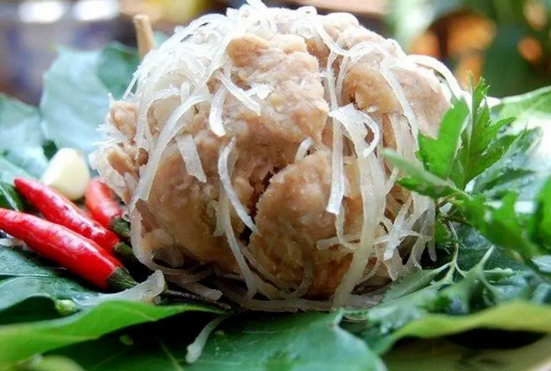 Về Hạ Long nhớ mua nem chua, nem chạo Quảng Y&ecirc;n đặc sản Quảng Ninh 2