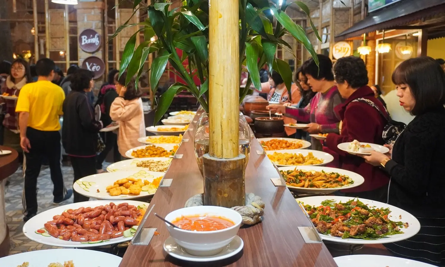 Dân sành ăn đừng bỏ qua 10 nhà hàng Hạ Long Bãi Cháy này