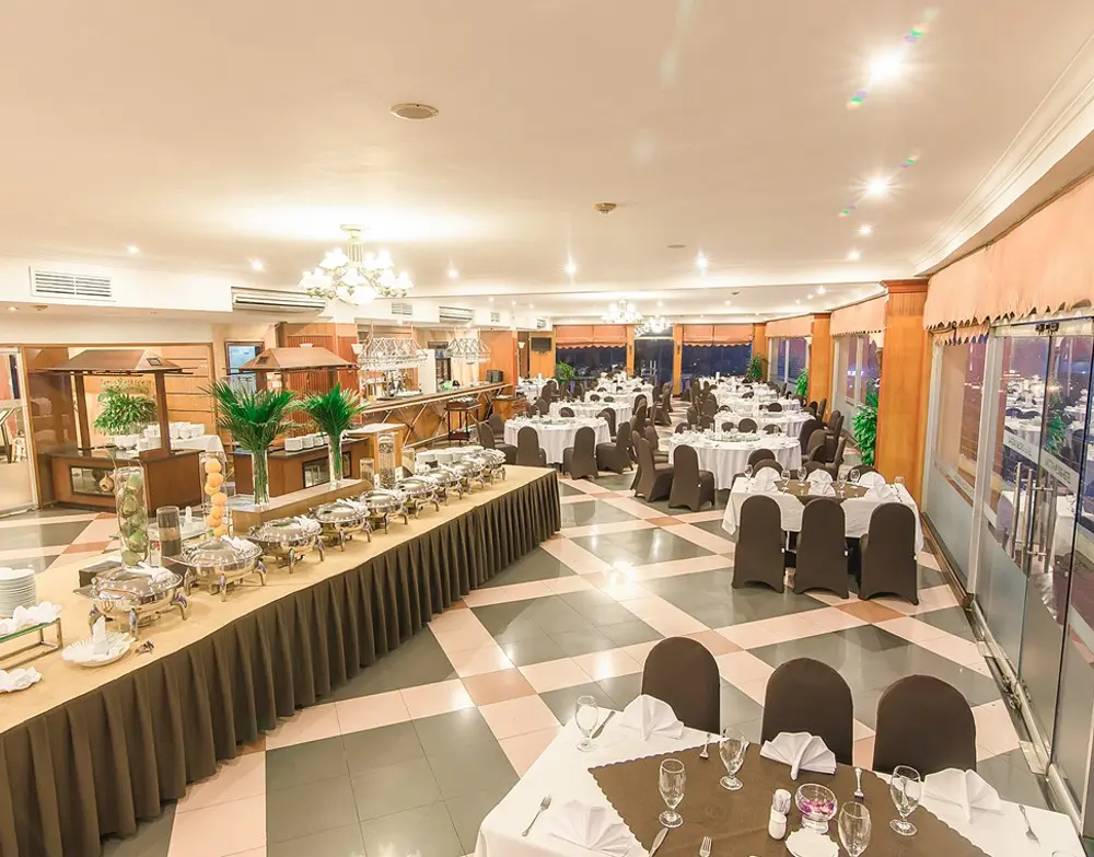 Nhà hàng Panorama Hạ Long – Thưởng thức ẩm thực với view ngắm cảnh cực xịn