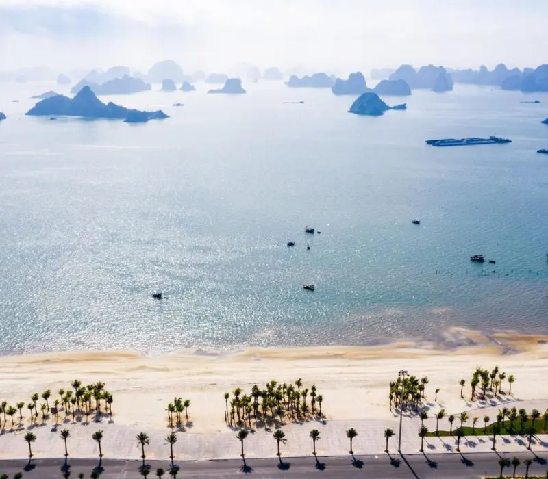 Bãi Cháy Hạ Long: Mảnh ghép dịu mát giữa ngày hè Quảng Ninh