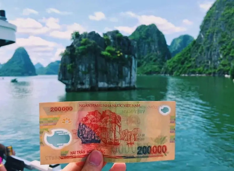 Chi&ecirc;m ngưỡng tuyệt t&aacute;c H&ograve;n Đinh Hương tr&ecirc;n vịnh Hạ Long 6