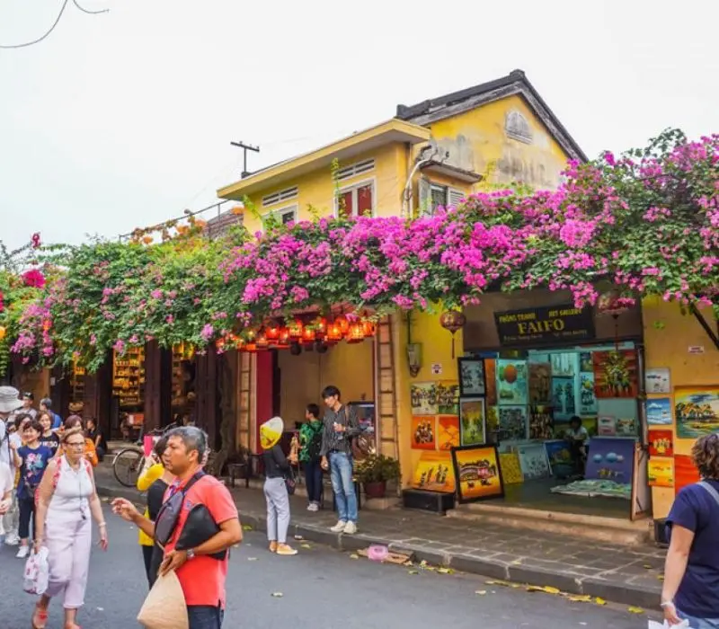 Kh&aacute;m ph&aacute; n&eacute;t đẹp ho&agrave;i niệm tại phố cổ B&atilde;i Ch&aacute;y 3