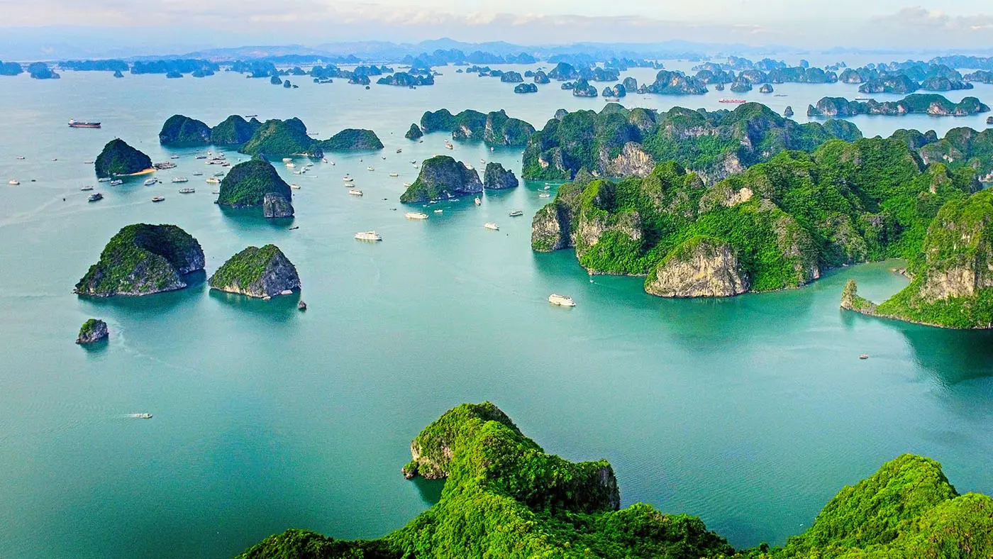 M&aacute;ch bạn ba c&aacute;ch đi du lịch Hạ Long - Thưởng ngoạn n&eacute;t đẹp của Vịnh Hạ Long từ tr&ecirc;n cao 2