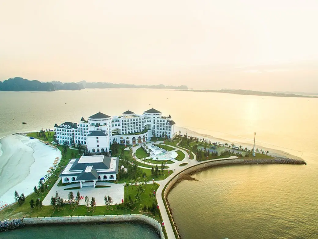 Review Vinpearl Hạ Long 5 sao h&agrave;ng đầu vịnh Bắc Bộ 2