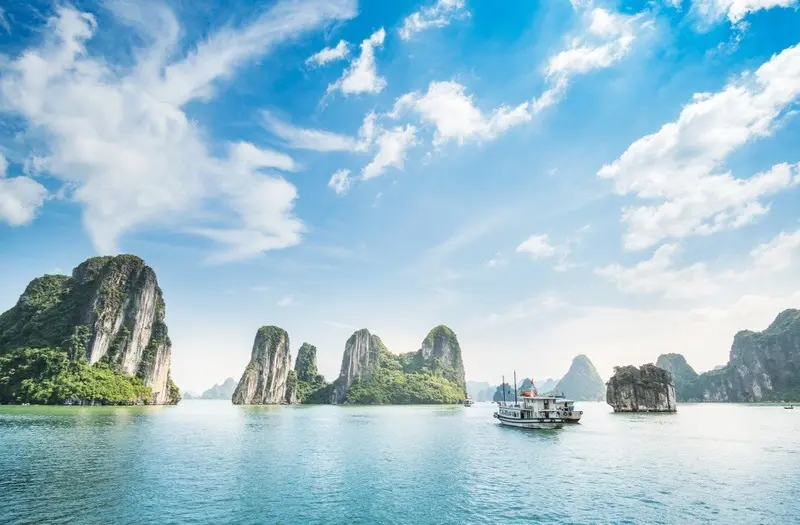 Top 14 địa điểm du lịch Hạ Long 30/4 v&agrave; 1/5 để tận hưởng kỳ nghỉ l&yacute; tưởng 3