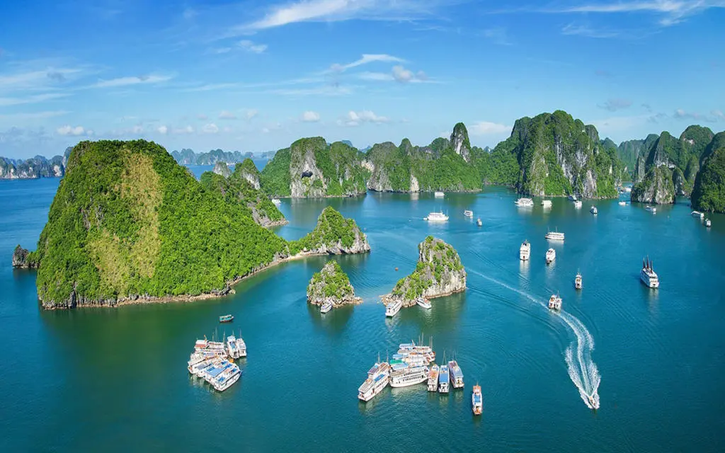 Vịnh Hạ Long - T&aacute;c phẩm nghệ thuật của thi&ecirc;n nhi&ecirc;n 4