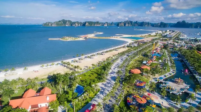 Vịnh Hạ Long - T&aacute;c phẩm nghệ thuật của thi&ecirc;n nhi&ecirc;n 14